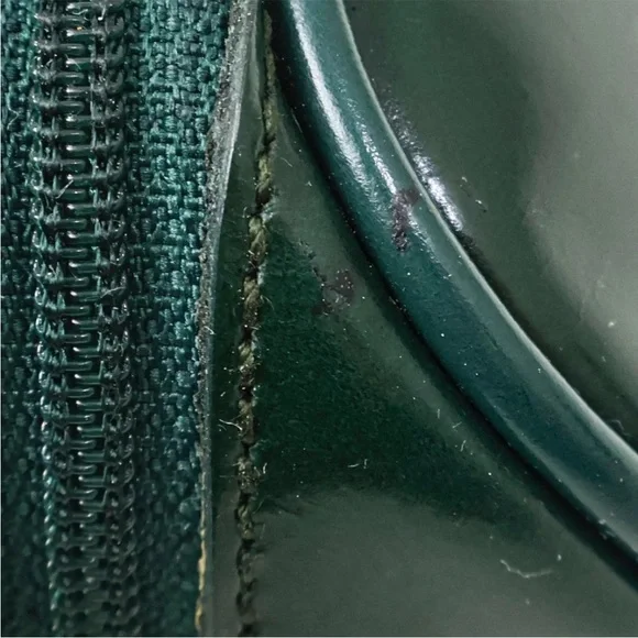 Gucci Emerald Green Leather Cosmetic Case - Picture 8 of 11